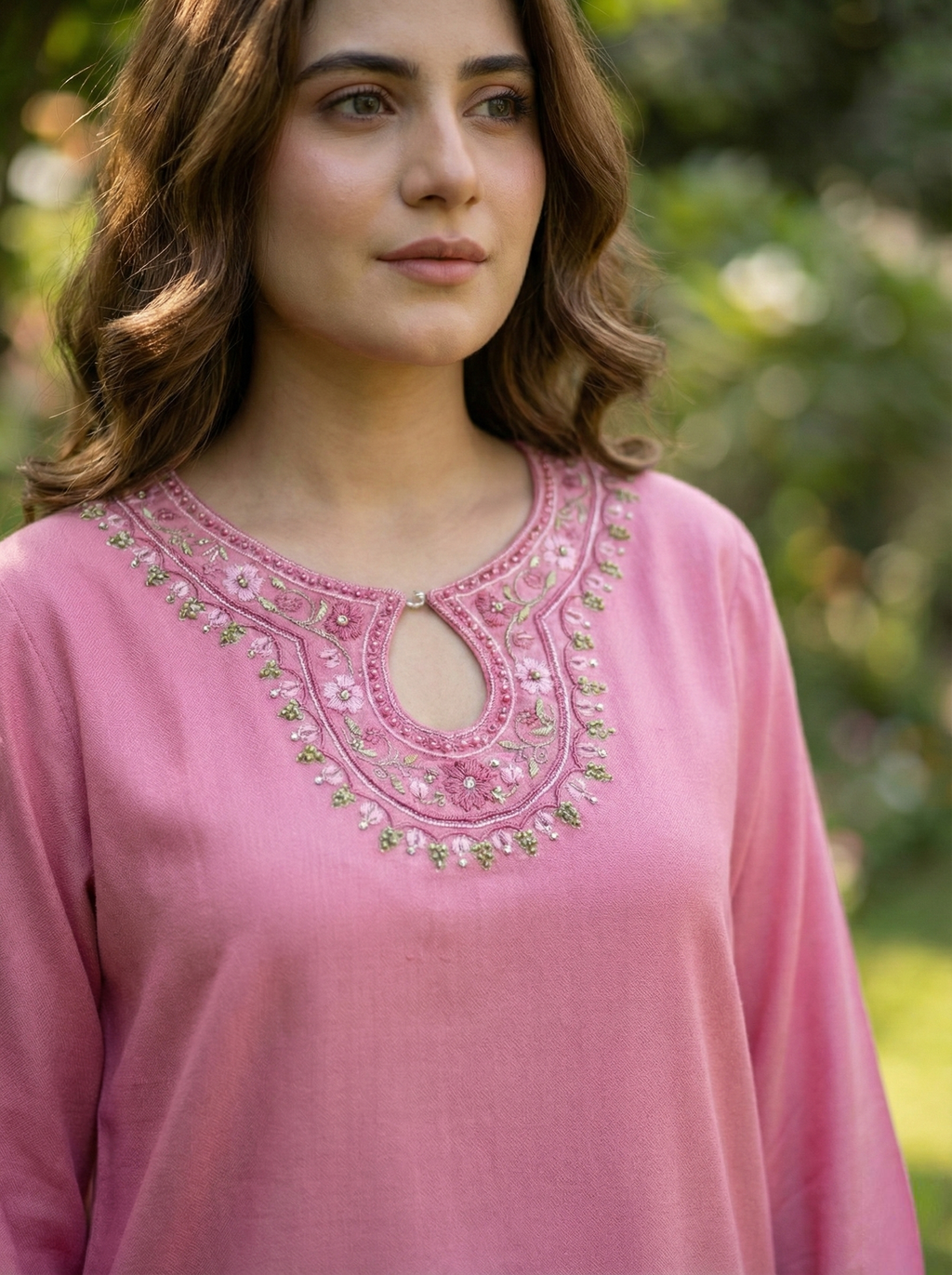 EMBROIDERED DHANAK 2 PIECE SHIRT AND TROUSERS W25-4